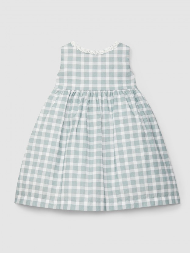 Dress plaid with lace details