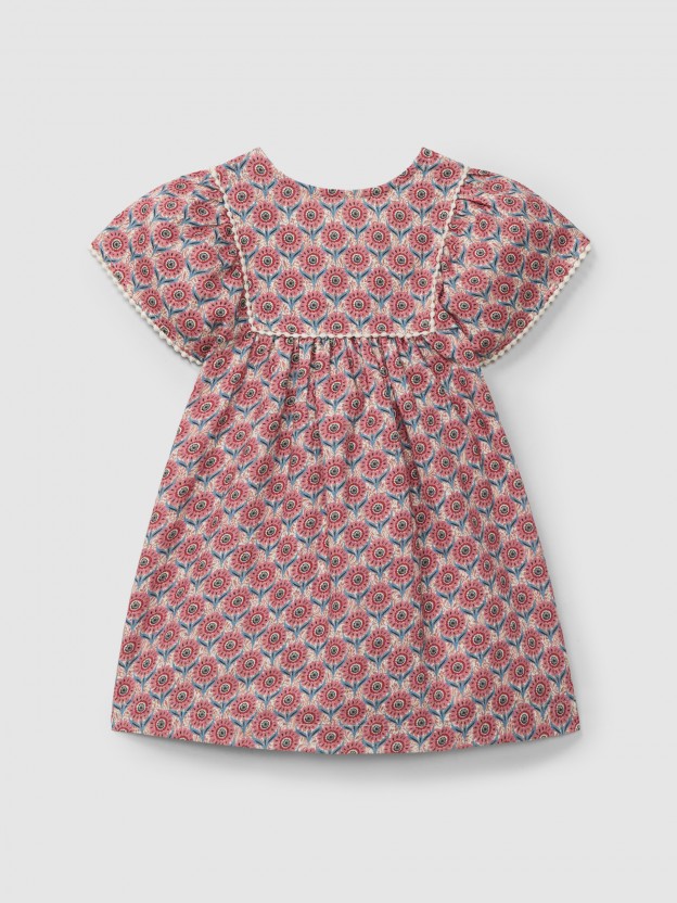 Floral dress with lace details Floral dress with lace details