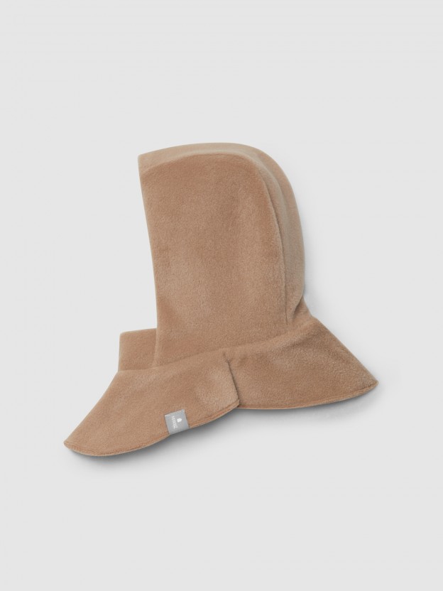 Gorro polar com gola