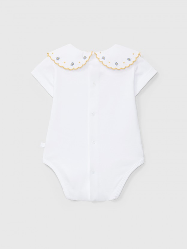 Body gola flores bordadas