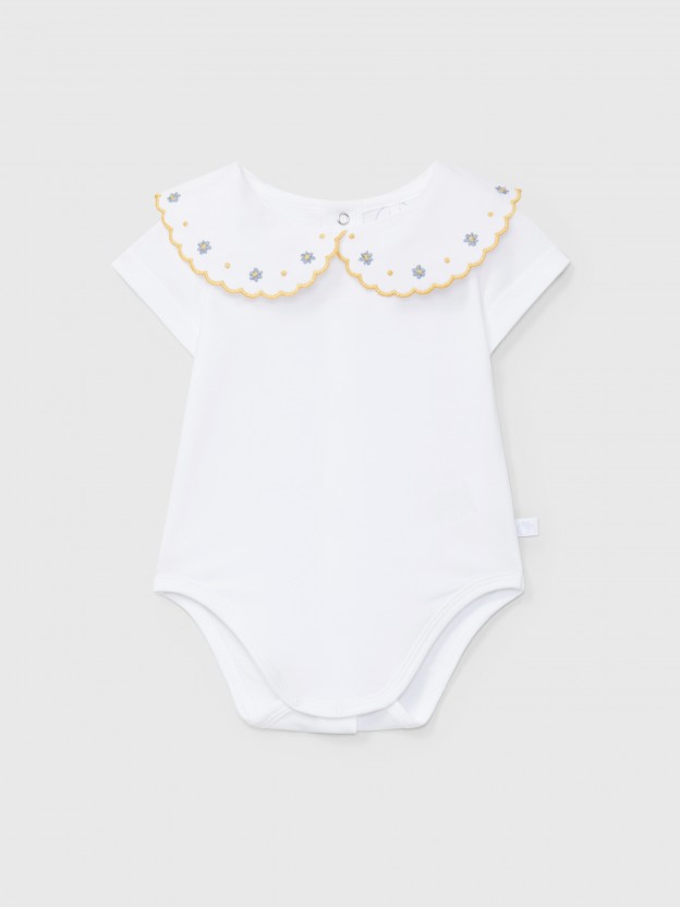 Body gola flores bordadas