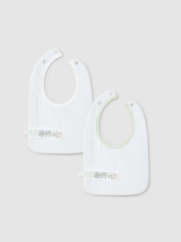 Pack-of-two embossed stripes bibs Pack-of-two embossed stripes bibs