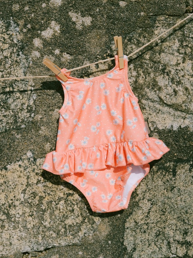 Swimsuit flowers with ruffle Swimsuit flowers with ruffle