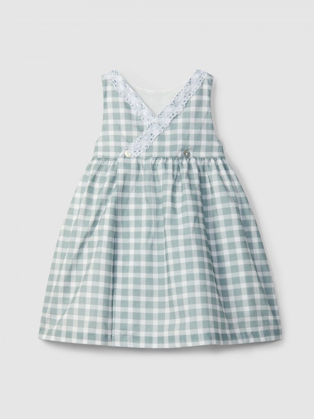 Dress plaid with lace details