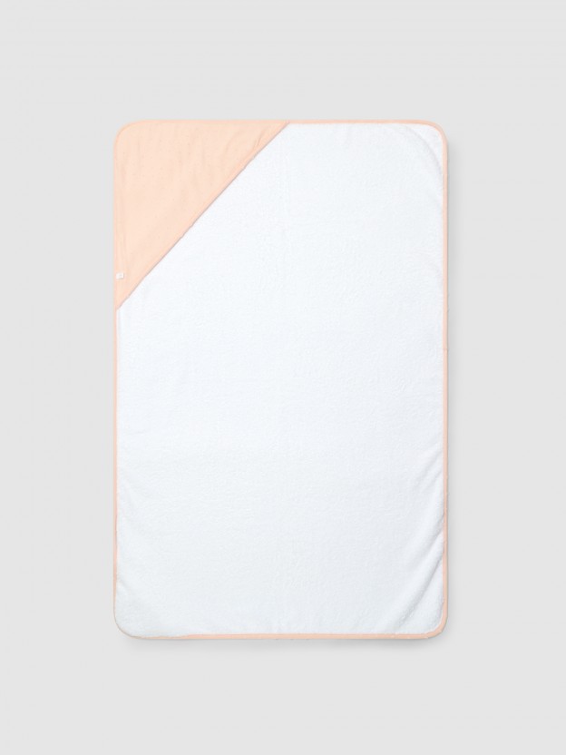 Bath towel embossed polka dots