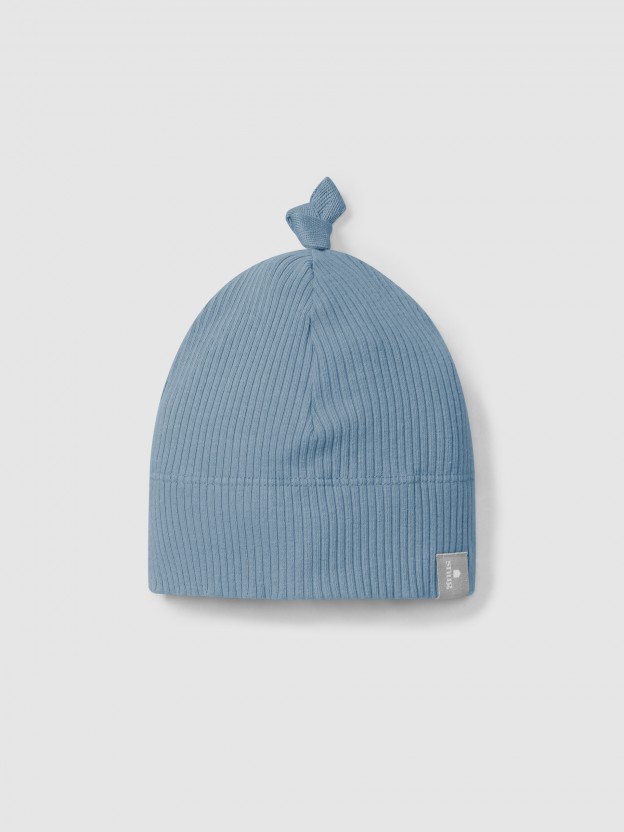 Gorro com n em malha canelada
