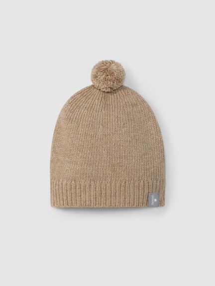 Knitted beanie with pom-pom