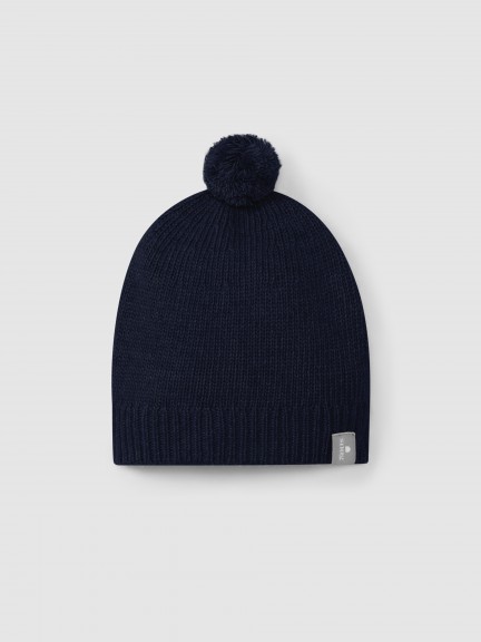 Knitted beanie with pom-pom