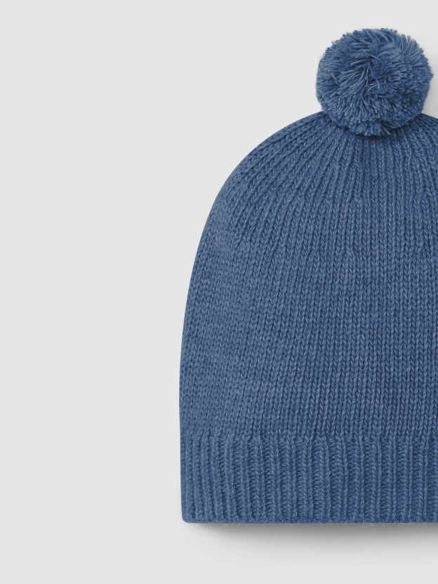 Gorro de punto con pompn