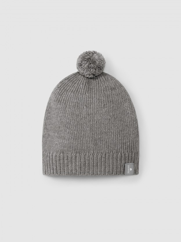 Gorro de punto con pompn