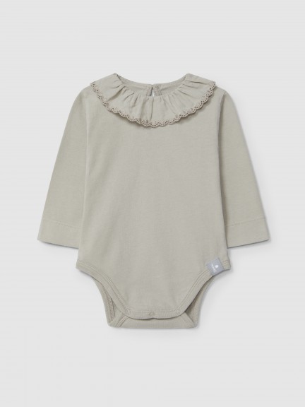 Body con cuello de volante bordado de algodn orgnico