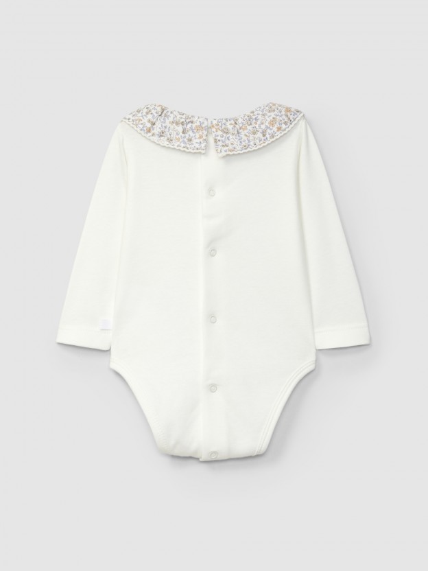 Print fabric ruffled collar bodysuit with lace detail
