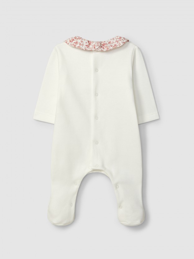 Pelele con smocks y cuello de volante estampado floral Pelele con smocks y cuello de volante estampado floral