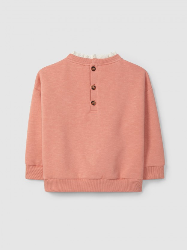 Flower sweatshirt and English embroidery detail