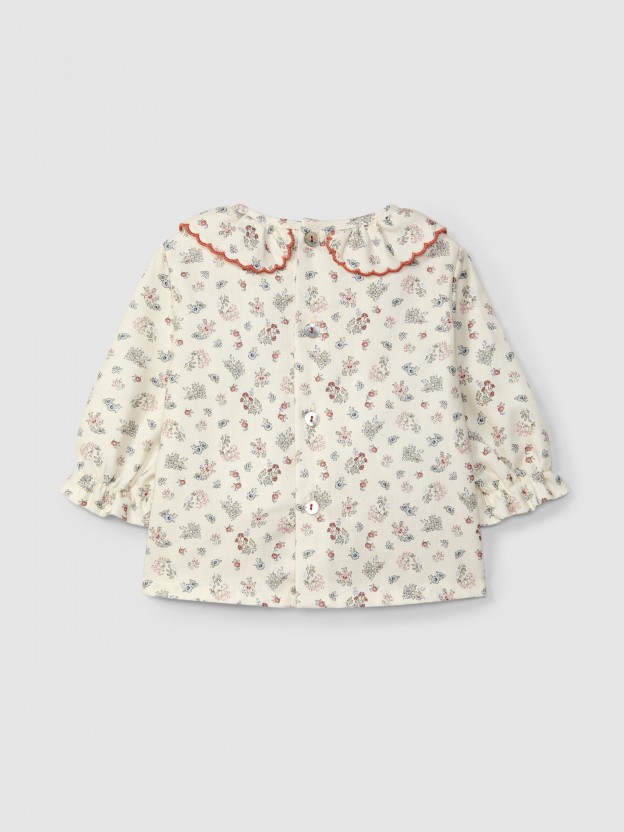 Blusa flores delicadas