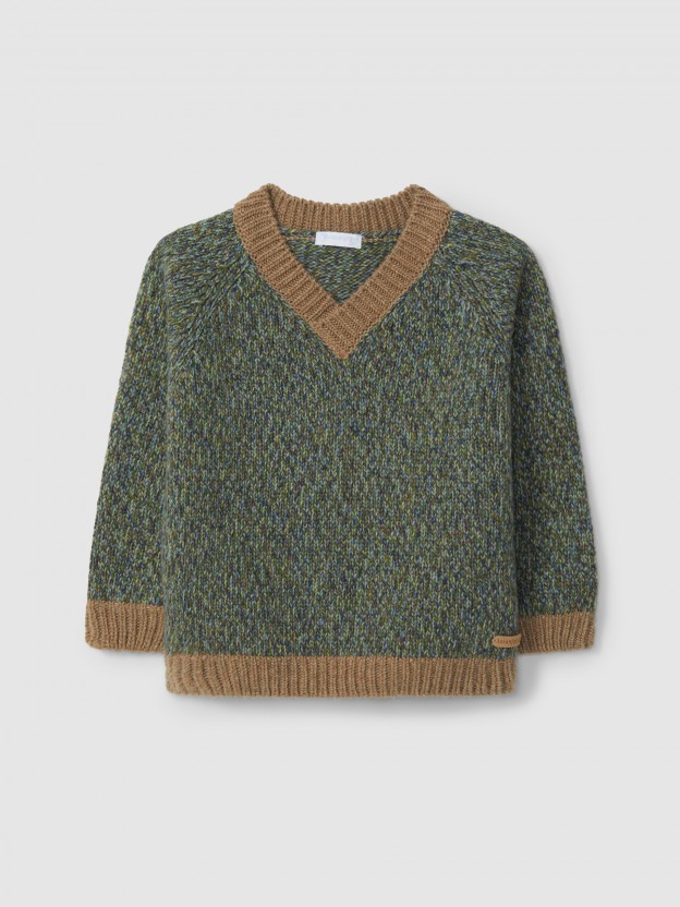 Camisola tricotada decote em bico