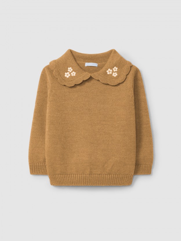 Knitted jumper embroidered flower collar
