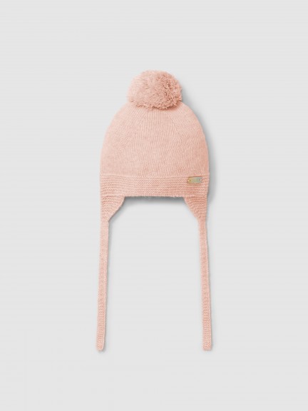 Gorro tricotado com pom-pom