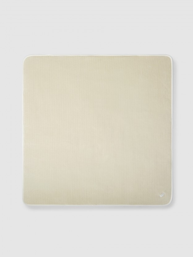 Ribbed velvet blanket