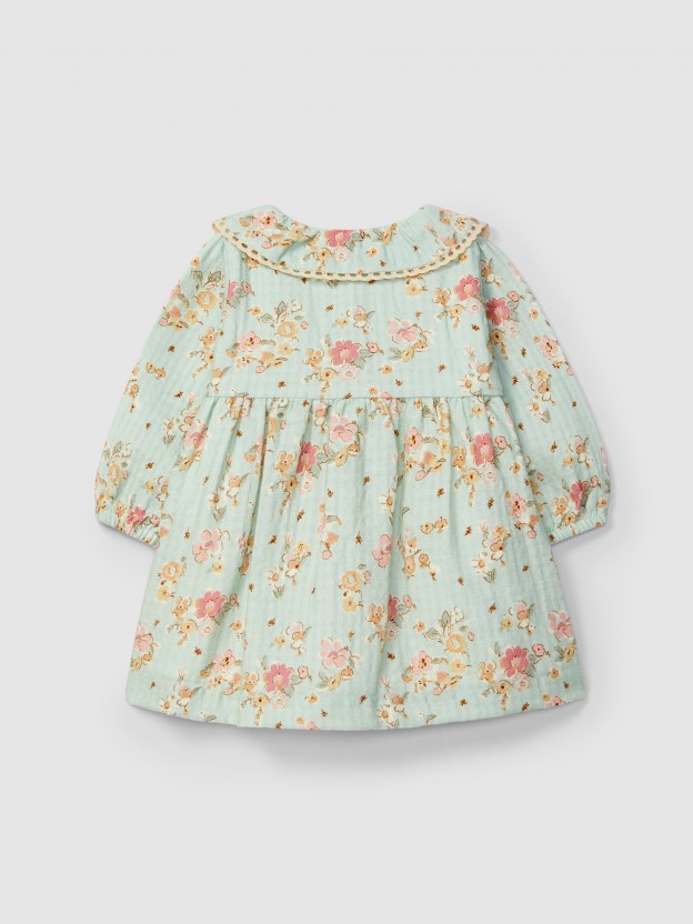 Vestido floral com detalhe de renda na gola
