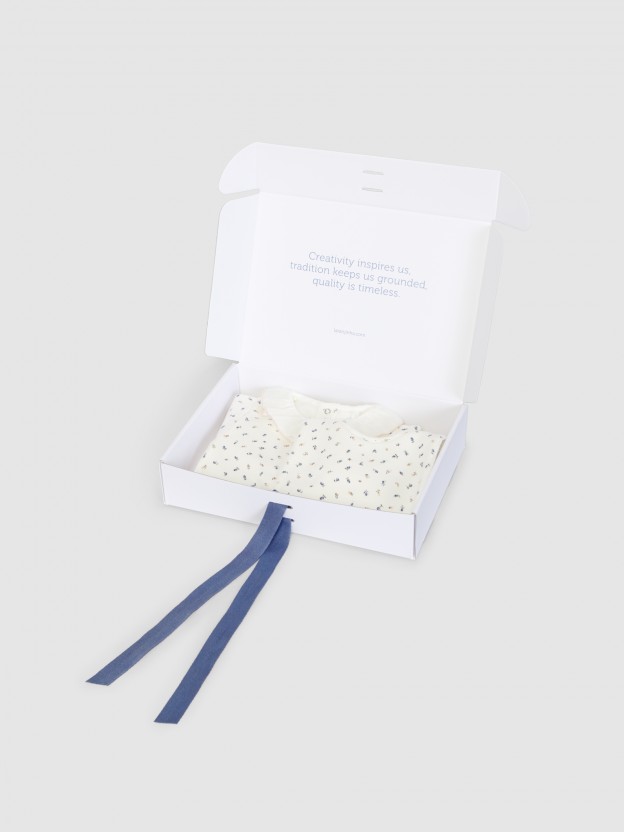 Gift box babygrow e babetes flores delicadas