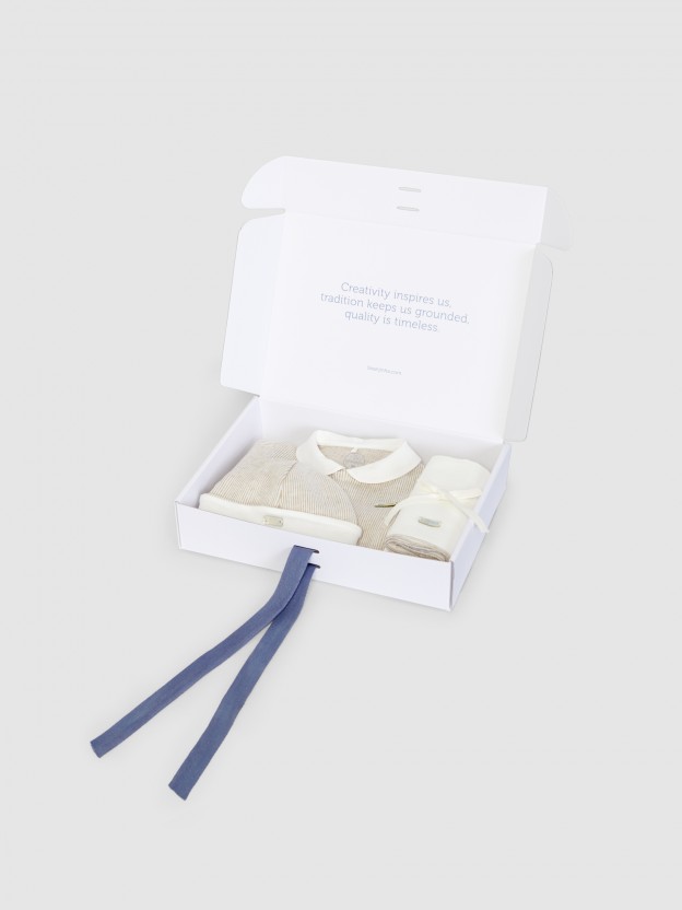 Gift box babygrow, gorro e fralda