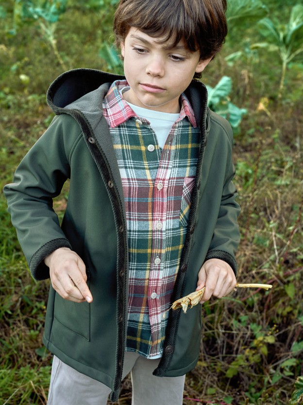 Hooded coat with corduroy details
