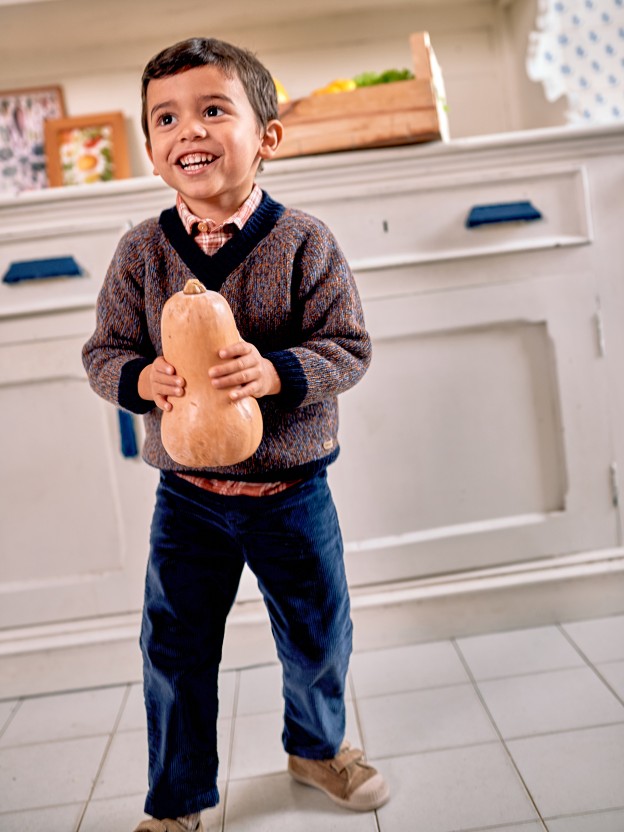 Pull-up corduroy pants with four pockets