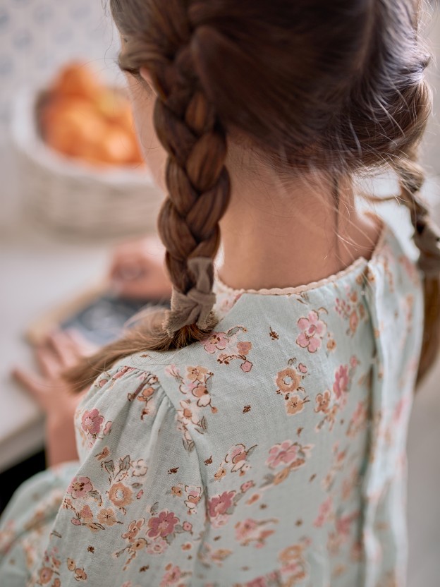 Floral dress with lace details