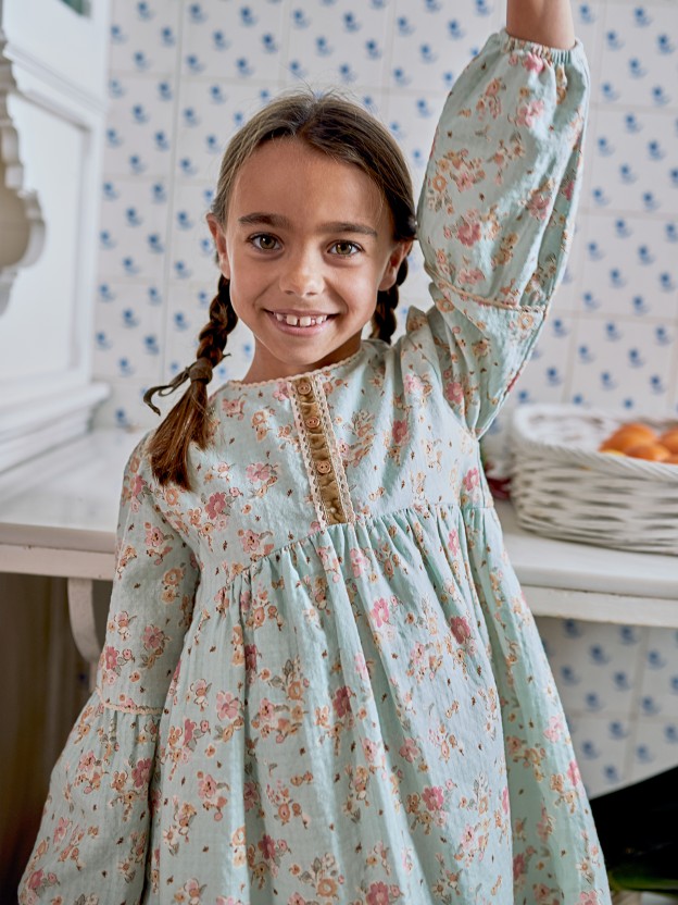 Floral dress with lace details