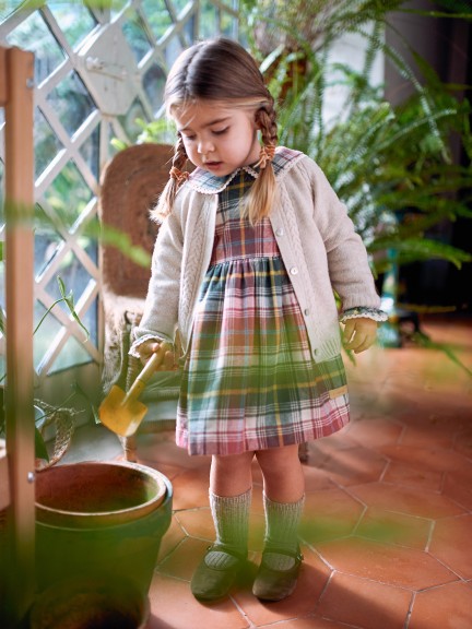 Robe  carreaux en flanelle avec dtails en dentelle