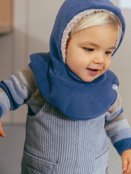 Gorro polar com gola