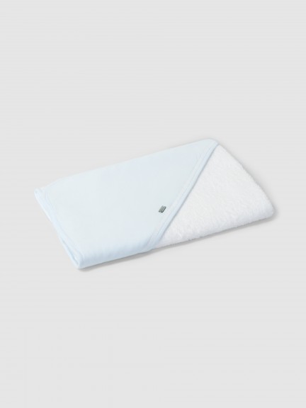 Toalha de banho com detalhe de fita bordada