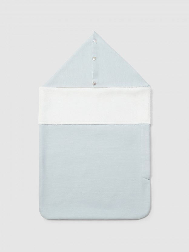 Double jersey sleeping blanket with faux fur interior Double jersey sleeping blanket with faux fur interior